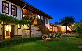 Osmarski Houses